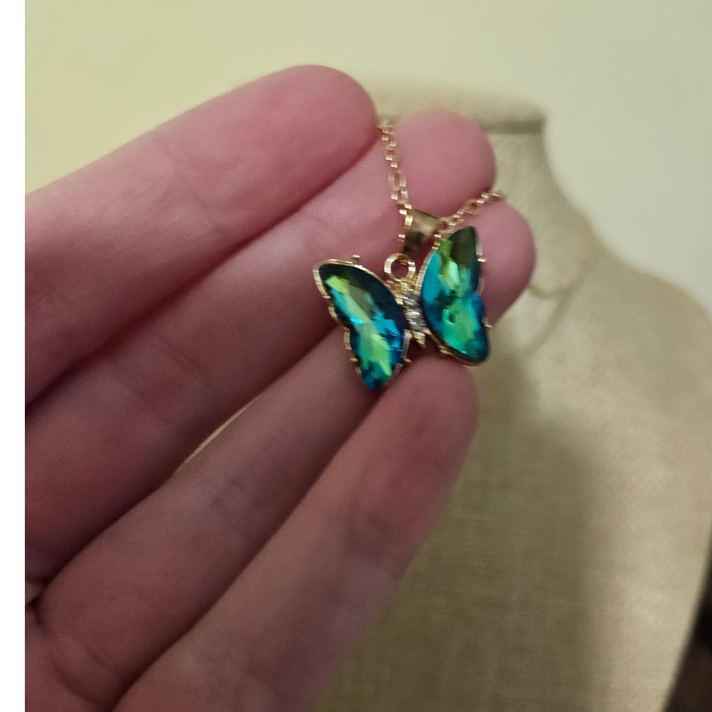 NWT! Sweet On Trend Green Butterfly Pendant Gold-Tone Mixed Metal Alloy Necklace